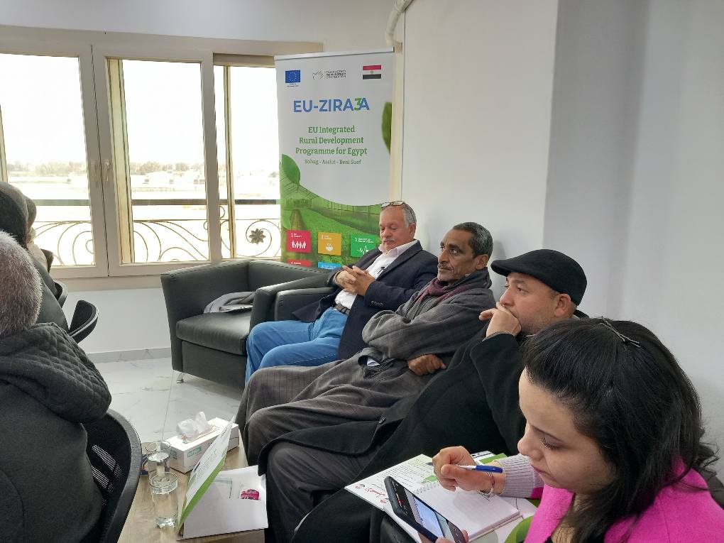 بالصور/ اجتماع برنامج EU-ZIRA3A - برنامج الاتحاد الأوروبي للتنمية الريفية المتكاملة لمصر مع المستفيدين و المنتفعين بمحافظة أسيوط 9 428604649 3277819192523074 5137548732218726110 n