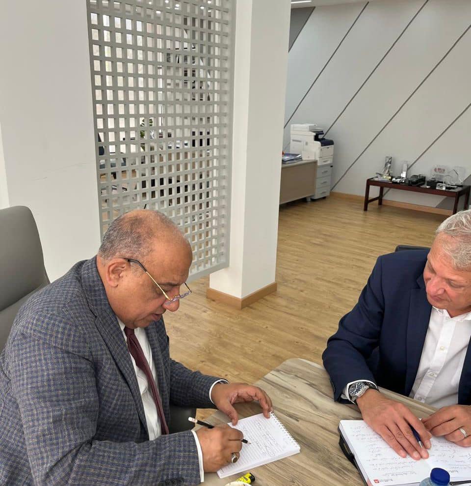 وزير قطاع الاعمال القطاع الخاص شريك رئيسي ونعمل مع شركاء مصريين وصينيين لإنتاج الأتوبيس والسيارة النصف نقل والميني باص وخط إنتاج مستلزمات الصناعة 2 438100823 375839358507516 2894085839081056461 n