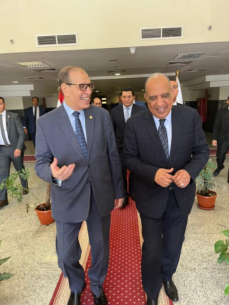 محمود عصمت: تحقيق أقصى استفادة من الأصول وحسن إدارتها وتعظيم عوائدها فى إطار خطة التنمية الشاملة وتعظيم العوائد محور رئيسي في خطة تحديث وتطوير الشركات وزيادة الإنتاج 2 26