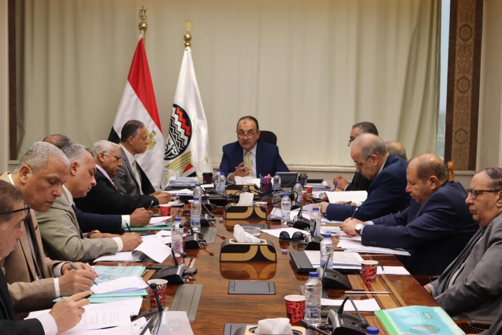 وزير قطاع الأعمال العام يتابع خطط العمل التنفيذية لشركات "القابضة الكيماوية" ويناقش فرص الاستثمار 4 458763087 456384827119635 1256073527126453354 n