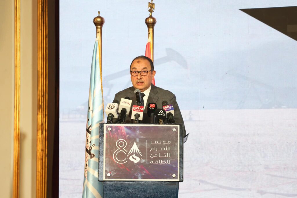 المهندس محمد شيمي يستعرض ملامح استراتيجية الوزارة في تحول الطاقة وتحقيق الاستدامة واهتمام كبير بتعزيز التنمية المستدامة والتحول الأخضر في ضوء توجيهات القيادة السياسية وأهداف رؤية "مصر 2030 5 13 1