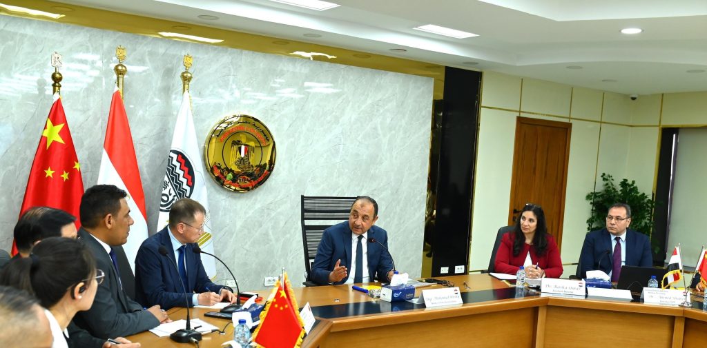 وزير قطاع الأعمال العام يستقبل وفدًا صينيًا يضم 37 مستثمرا وممثلا لكبرى شركات الغزل والنسيج لبحث فرص الشراكة والاستثمار 7 496303830 626699853421464 2937840558550976102 n