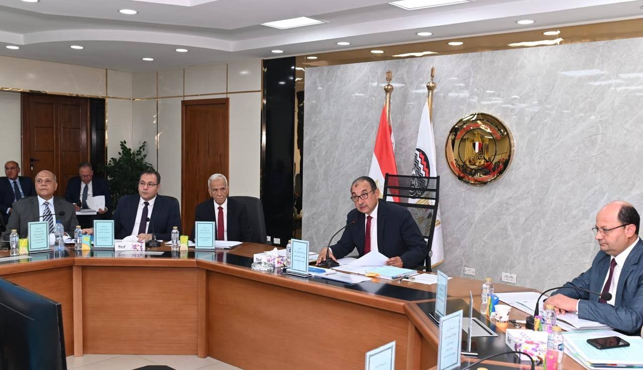 بالصور"القابضة للغزل" تستهدف أرباحًا لأول مرة منذ عقود.. وإيرادات متوقعة تتجاوز 19 مليار جنيه* 2 528832235 688239520600830 3874059081558582631 n