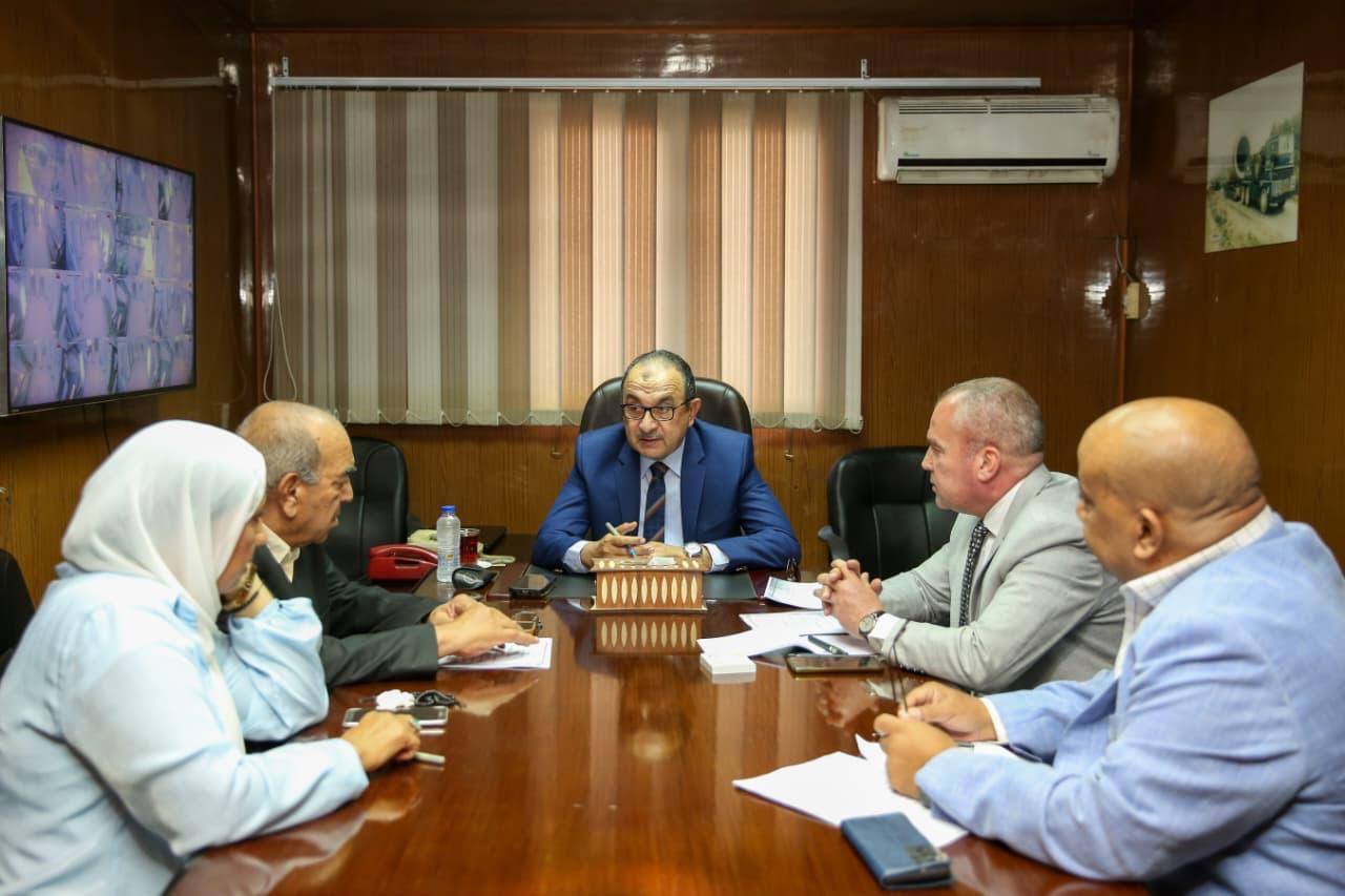 وزير قطاع الأعمال العام في زيارة مفاجئة لشركة السد العالي للمشروعات الكهربائية والصناعية "هايديليكو 2 542001260 712677118157070 45133052833495553 n