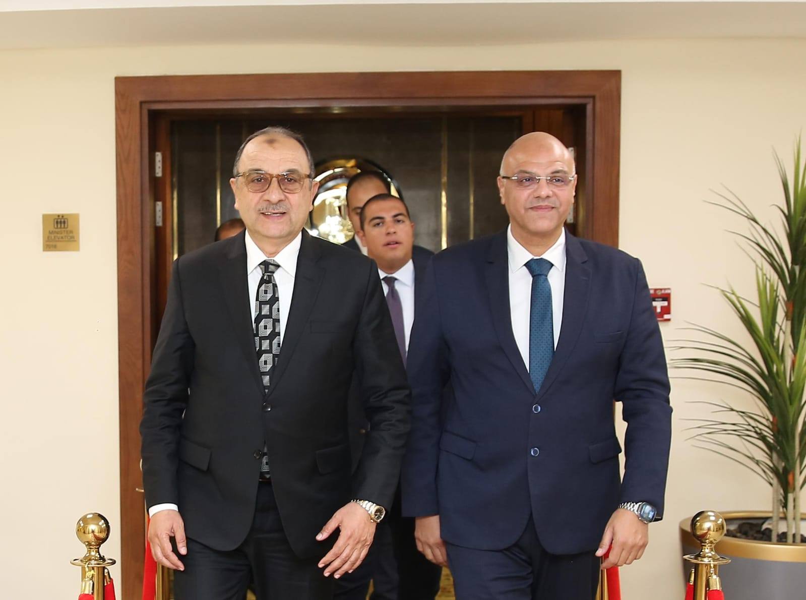المهندس محمد شيمي: الاستغلال الأمثل للأصول وتعظيم عوائدها أحد ركائز استراتيجية الوزارة لتحقيق تنمية اقتصادية واجتماعية ورفع كفاءة الخدمات للمواطنين 2 558930843 738042305620551 676743190367193410 n